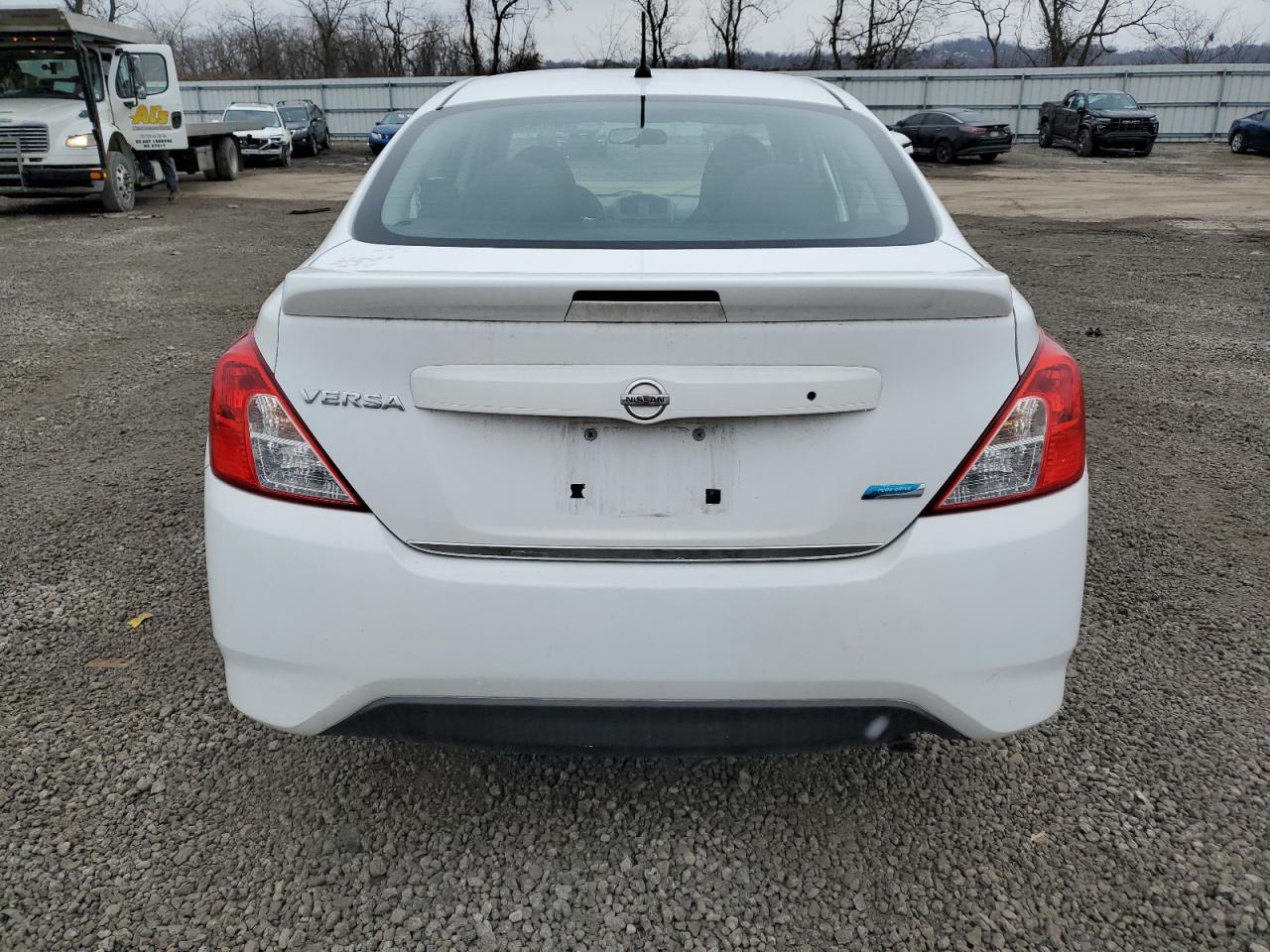 2015 Nissan Versa - Image 6