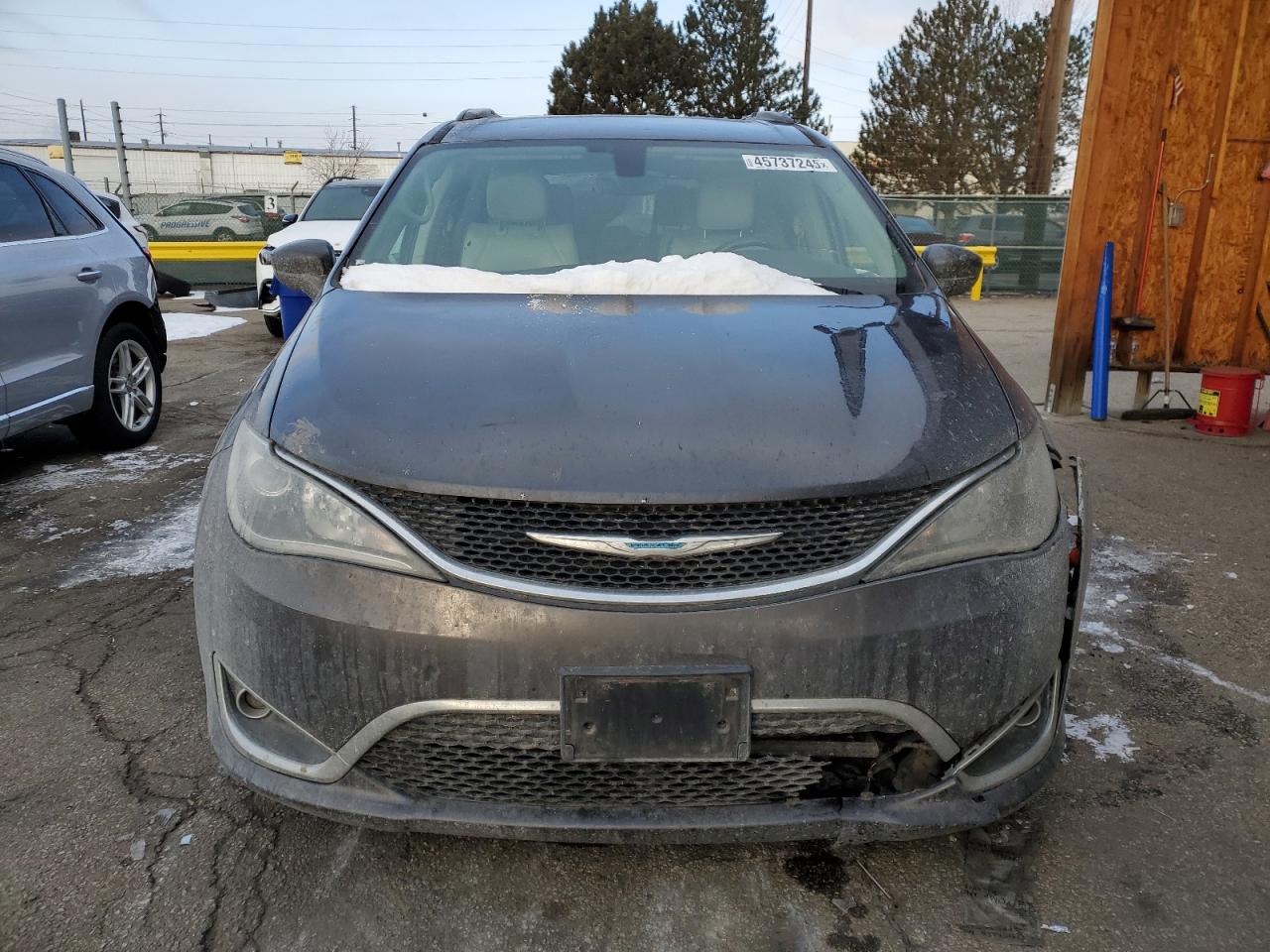 2017 Chrysler Pacifica - Image 5