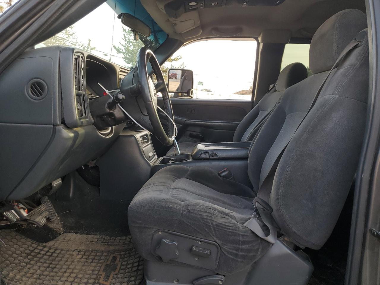2000 Chevrolet Silverado - Image 7