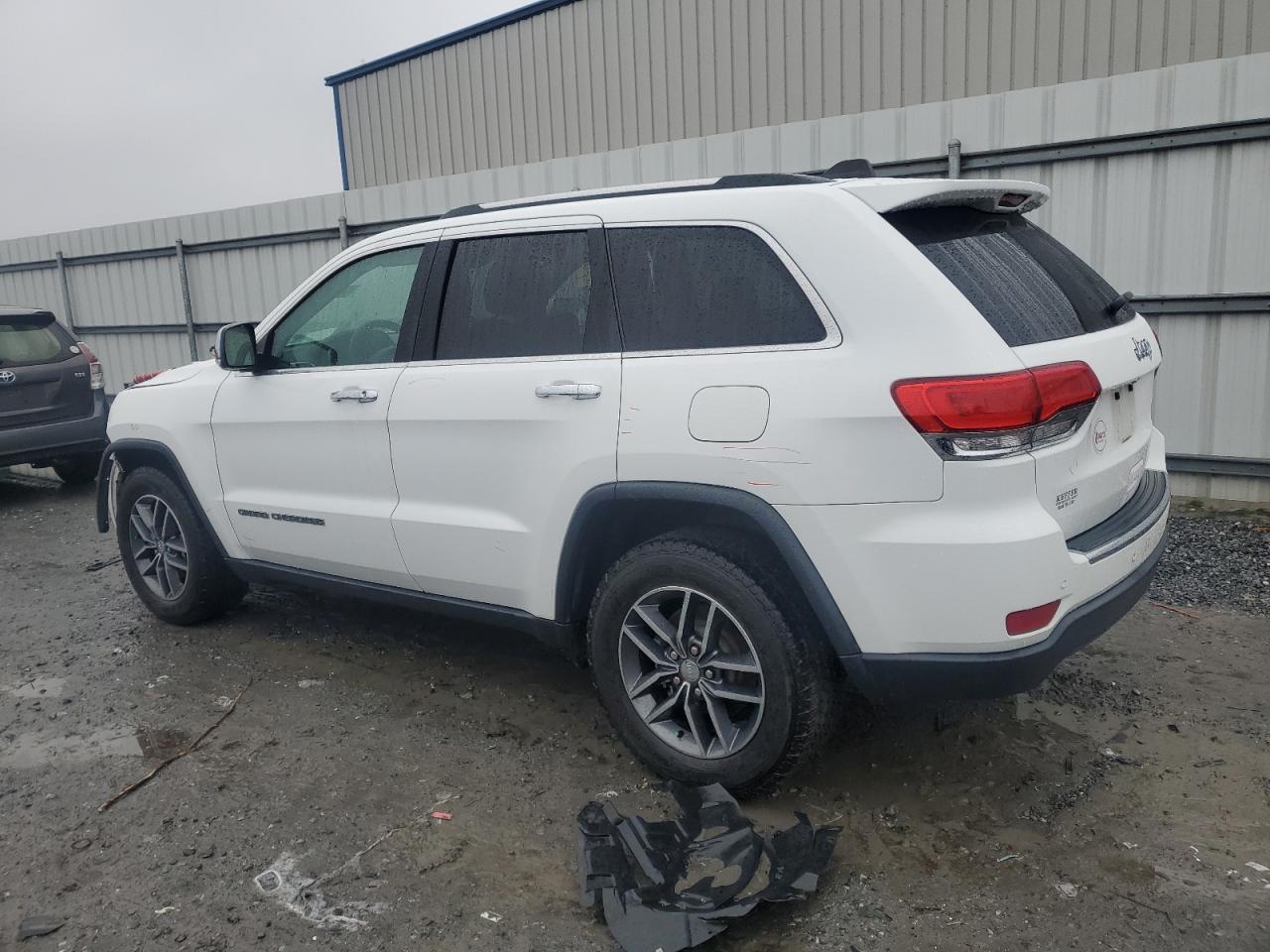 2017 Jeep Grand Cherokee - Image 2