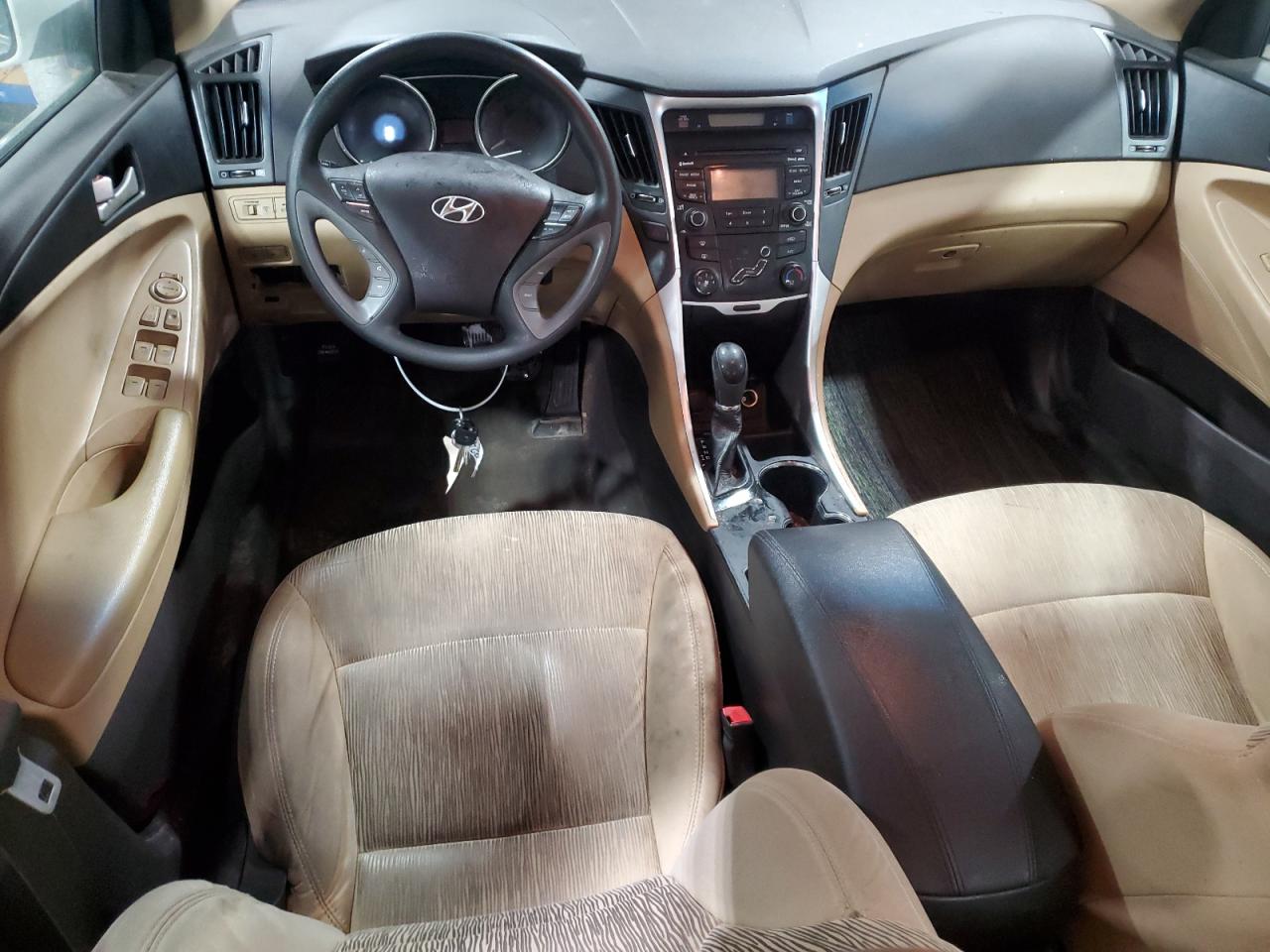 2012 Hyundai Sonata - Image 8