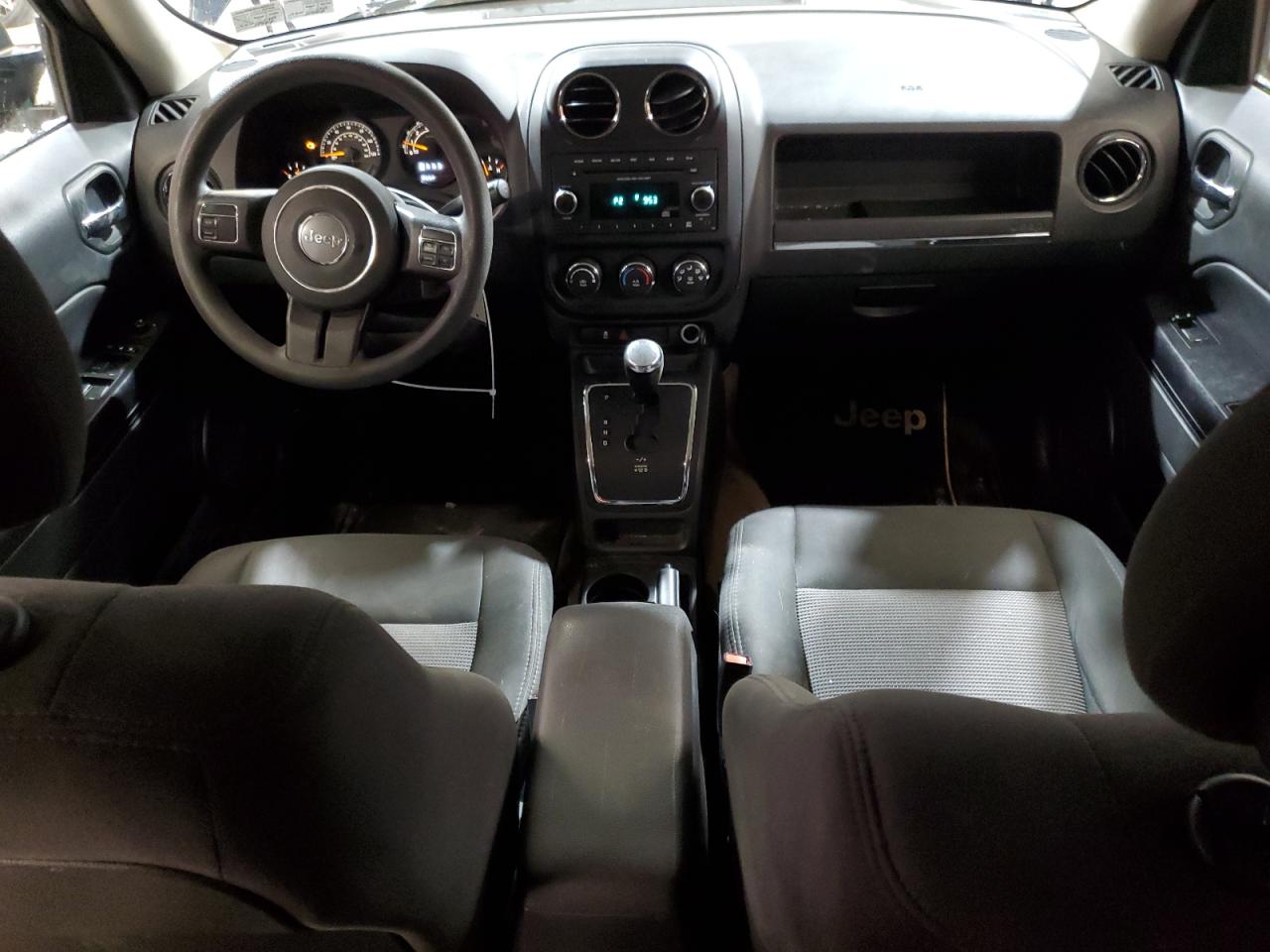2015 Jeep Liberty (Patriot) - Image 8