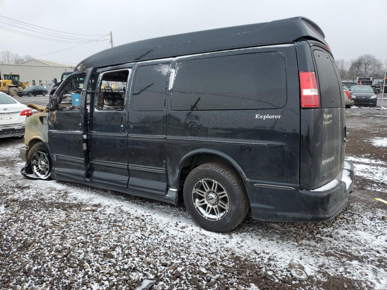 2014 GMC Savana - Image 2