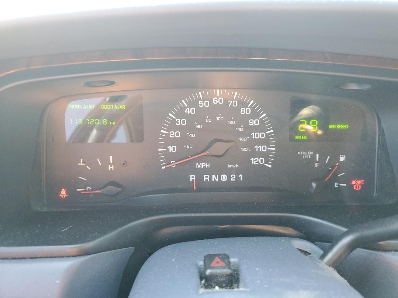2000 Lincoln Town Car - Image 9