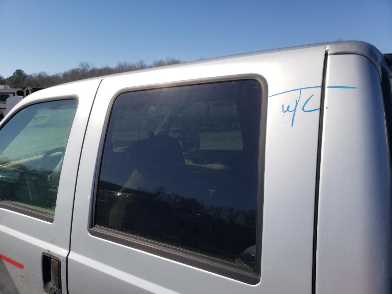 2000 Ford F350 - Image 12