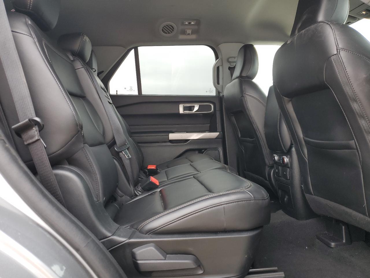 2023 Ford Explorer - Image 11