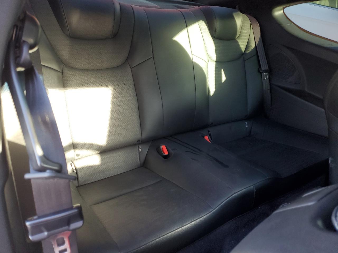 2013 Hyundai Genesis - Image 10