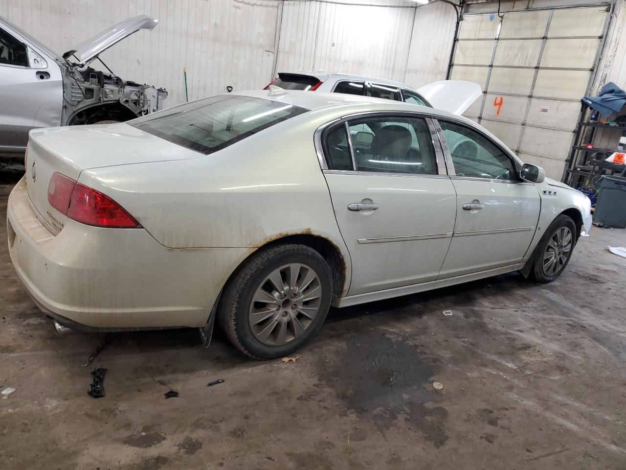 2010 Buick Lucerne - Image 3