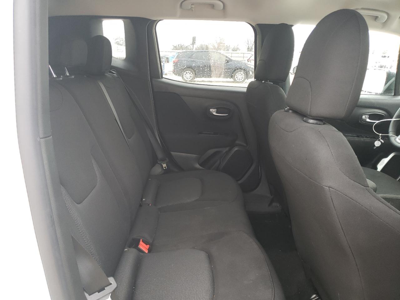 2020 Jeep Renegade - Image 11