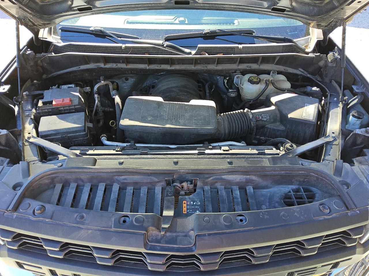 2019 Chevrolet Silverado - Image 11