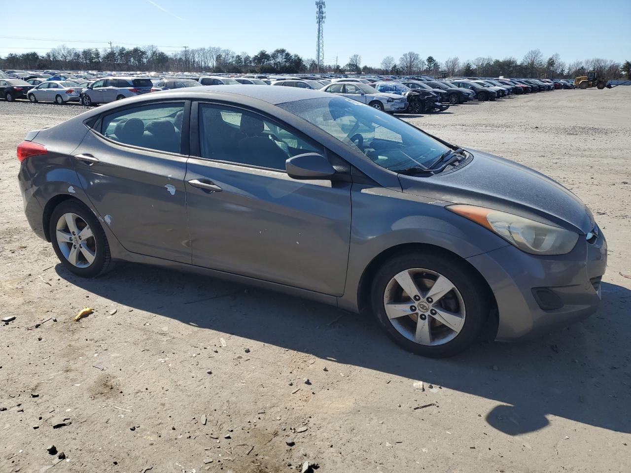 2013 Hyundai Elantra - Image 4