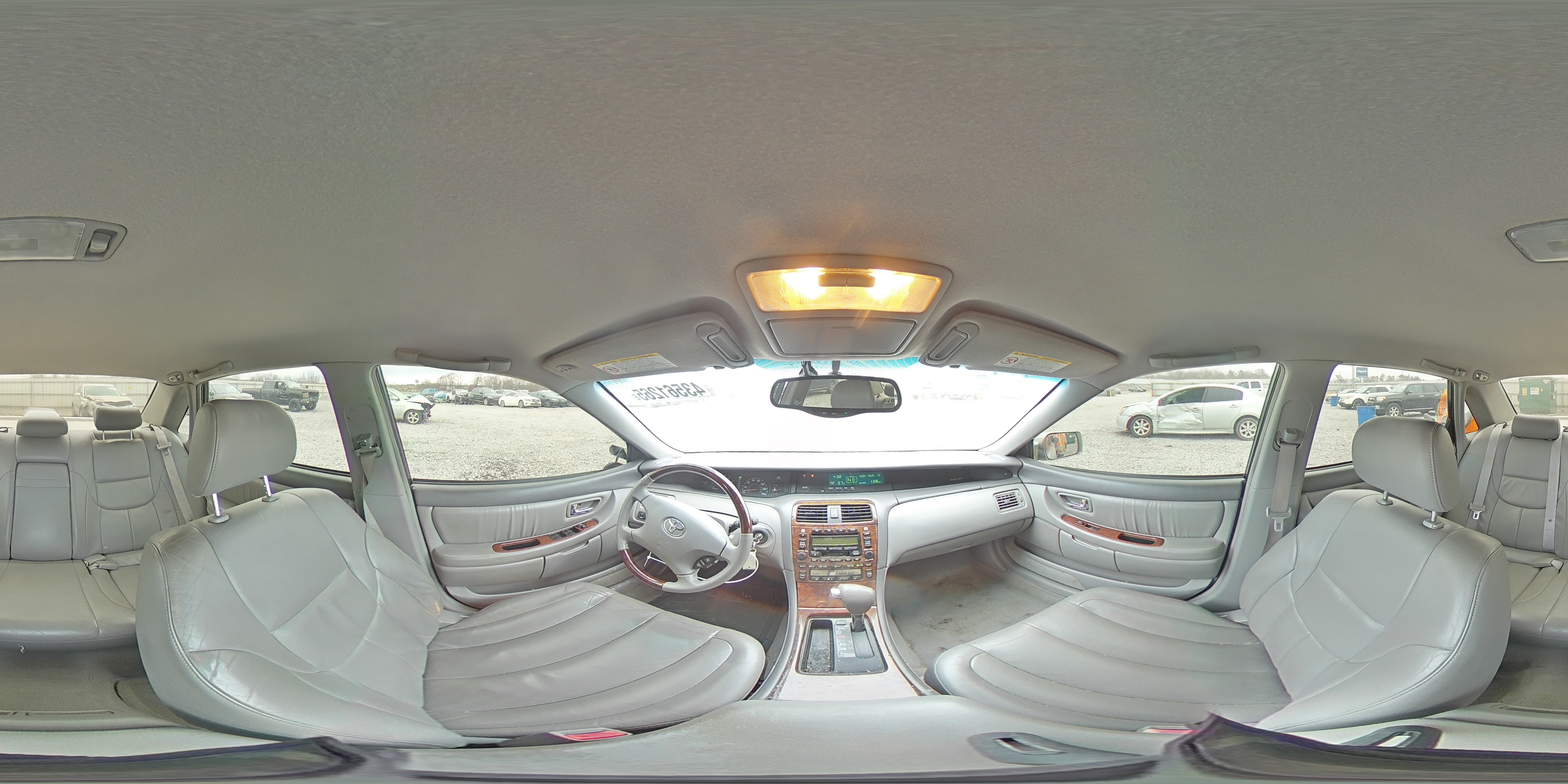 2004 Toyota Avalon - Image 12