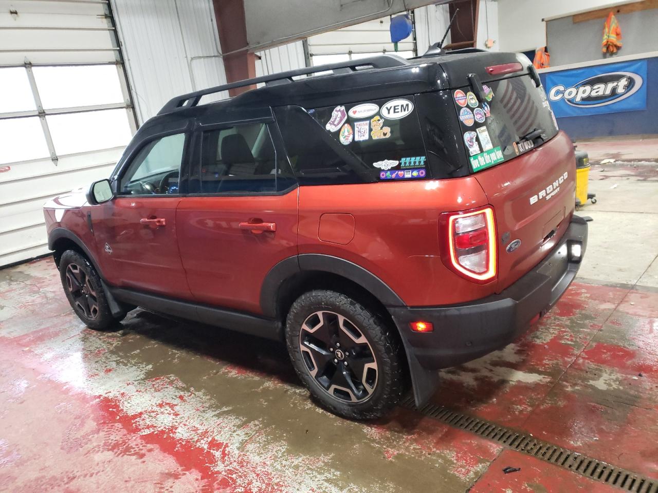 2022 Ford Bronco - Image 2