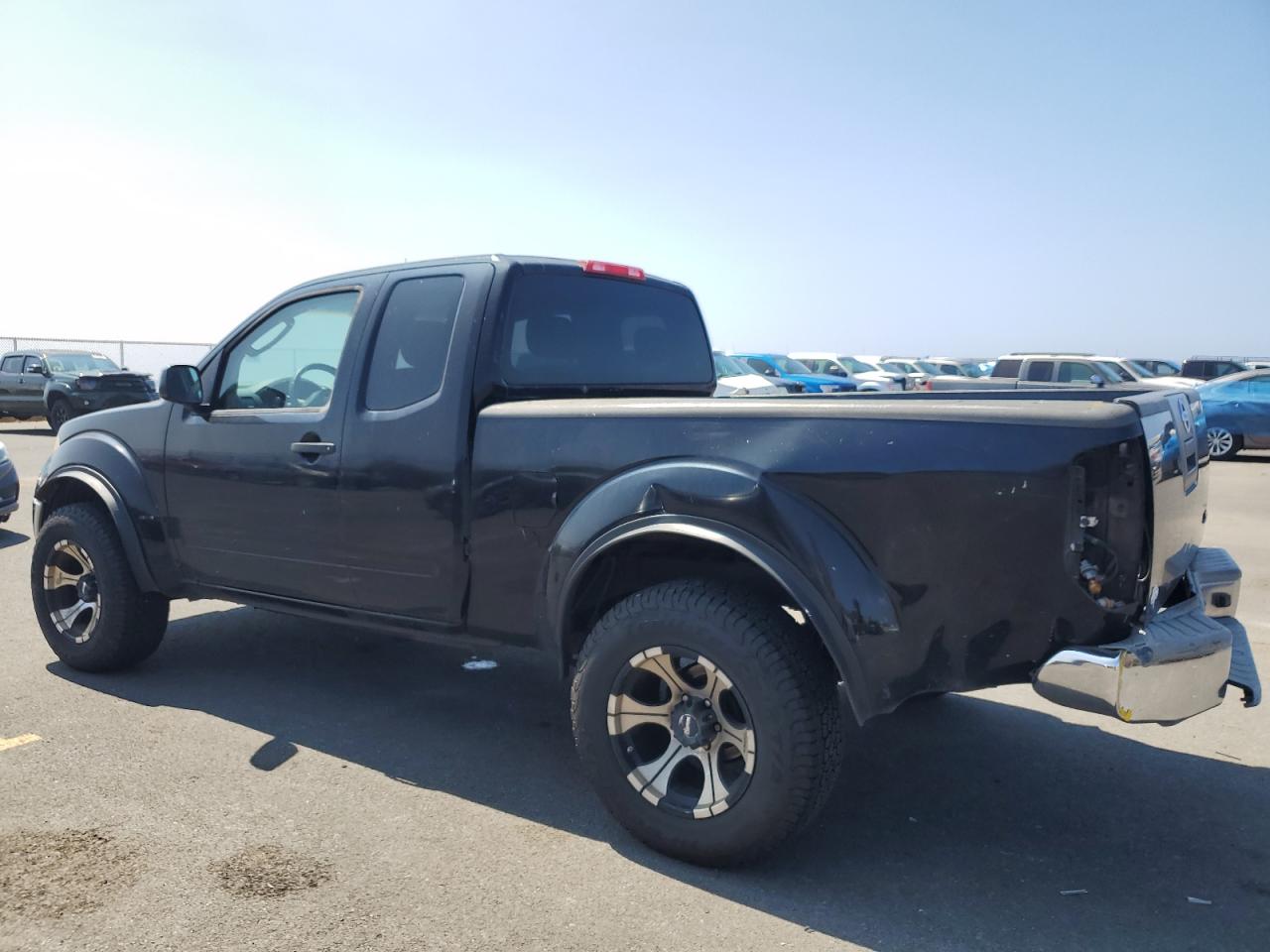 2007 Nissan Navara (Frontier) - Image 2