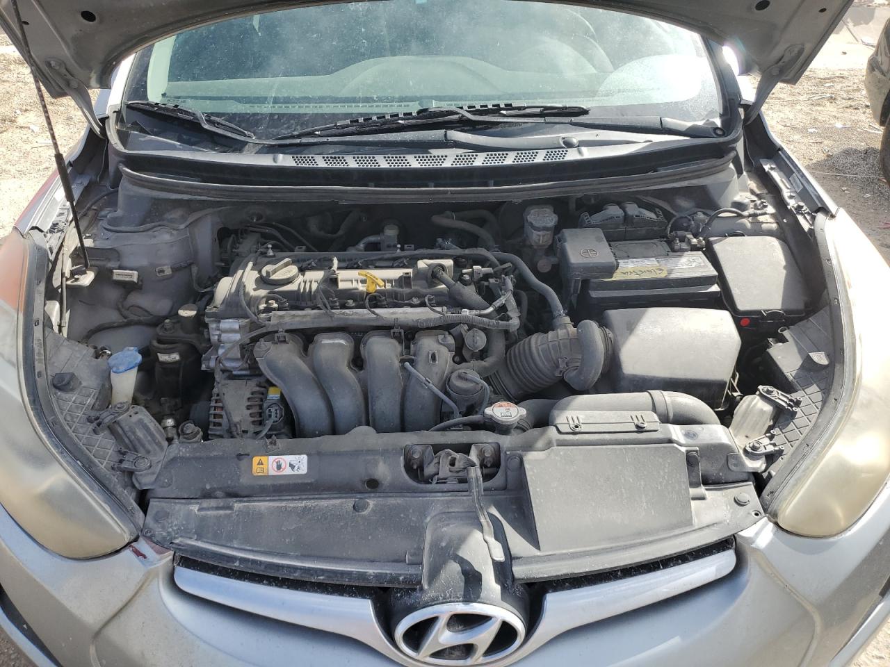 2013 Hyundai Elantra - Image 11