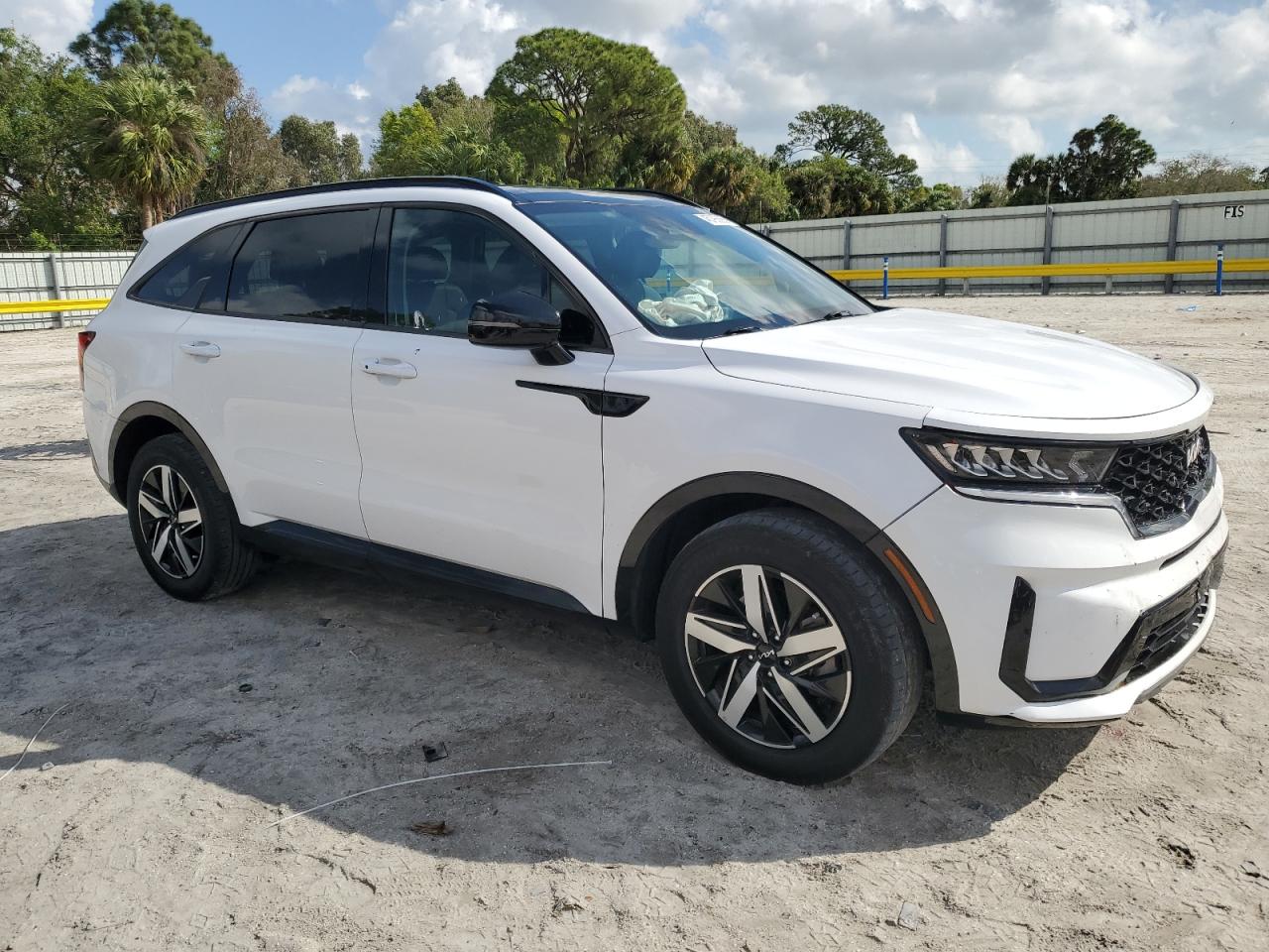2023 Kia Sorento - Image 4