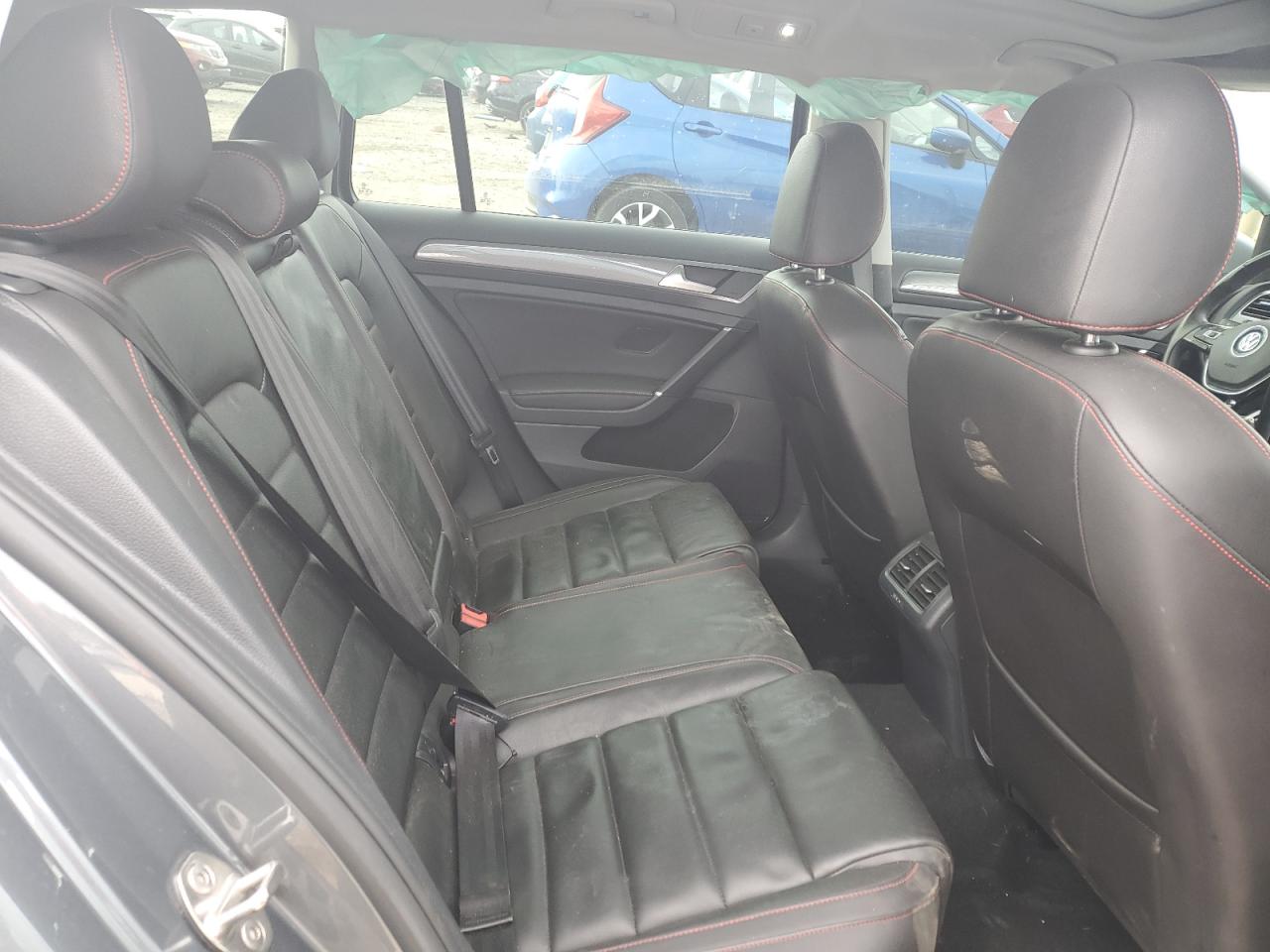 2019 Volkswagen Golf - Image 10