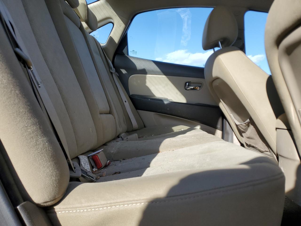 2010 Hyundai Elantra - Image 10