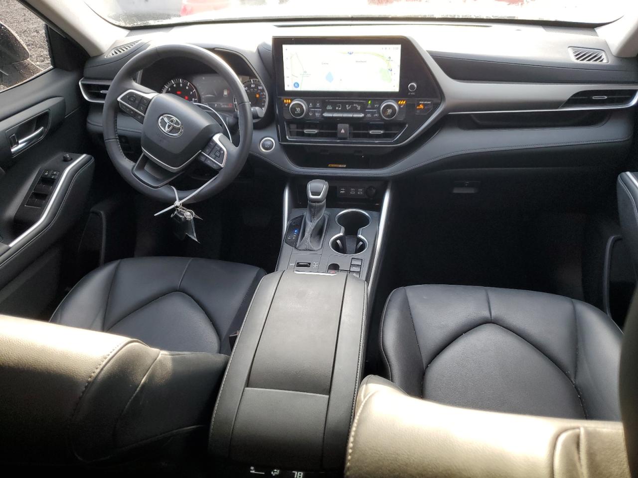 2024 Toyota Highlander - Image 8