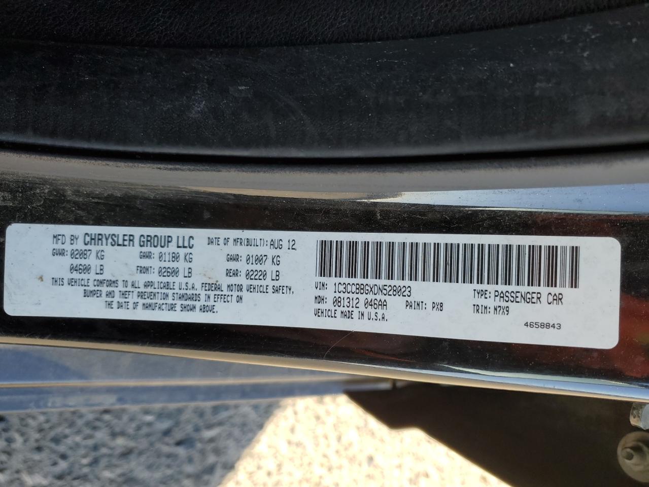 2013 Chrysler 200 - Image 12