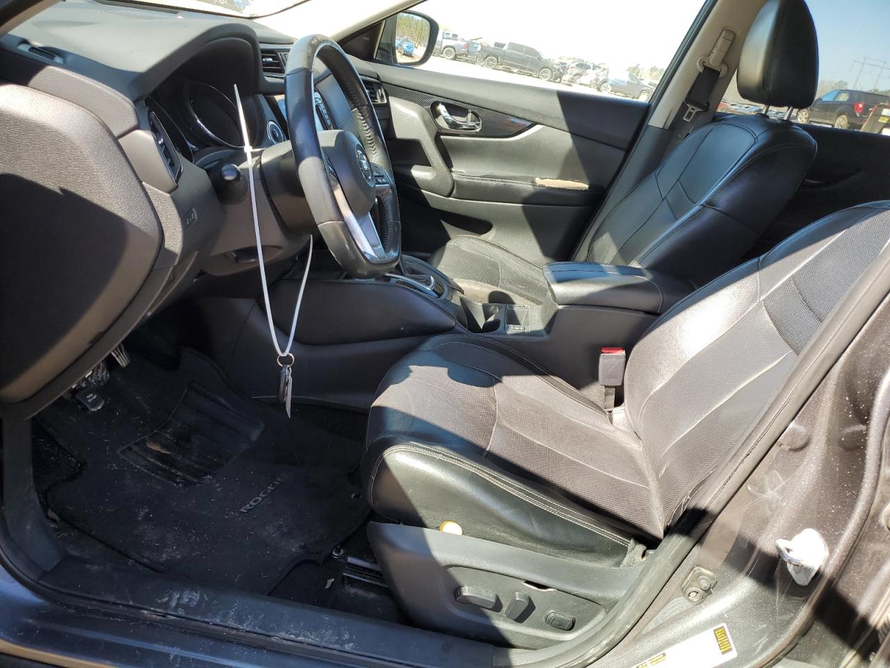 2017 Nissan Rogue - Image 7