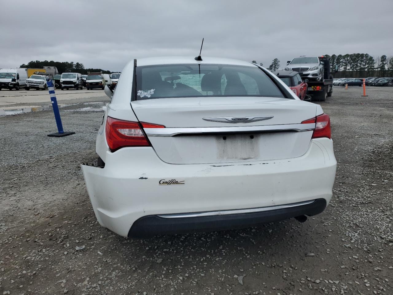 2014 Chrysler 200 - Image 6