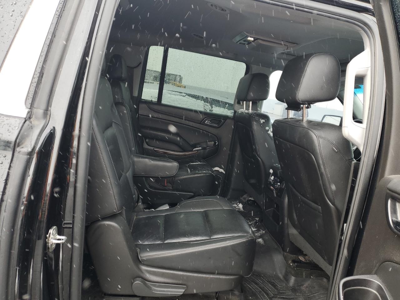 2016 GMC Yukon - Image 11