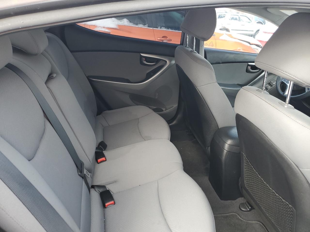 2012 Hyundai Elantra - Image 10