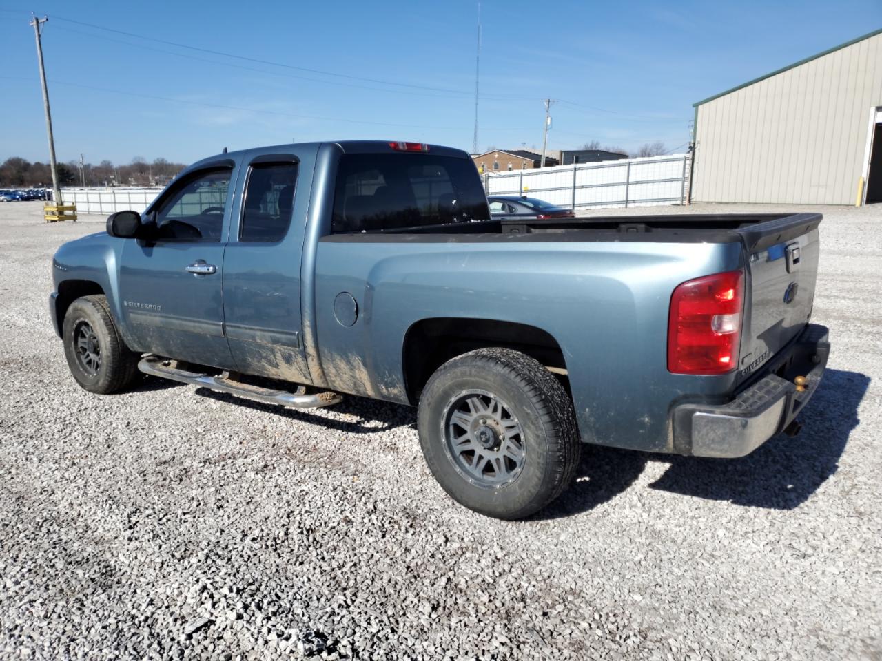 2009 Chevrolet Silverado - Image 2