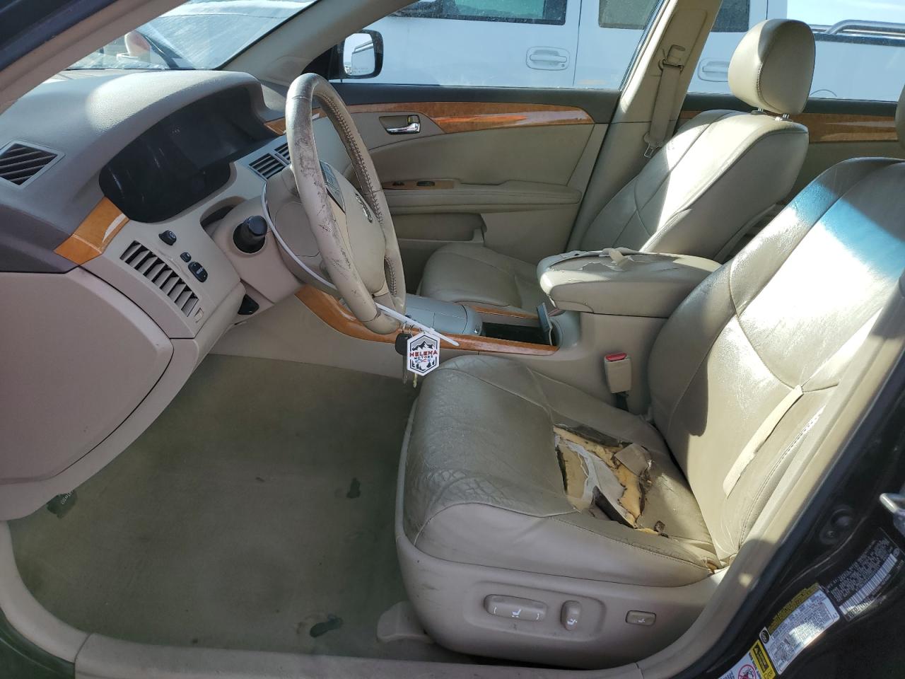 2005 Toyota Avalon - Image 7