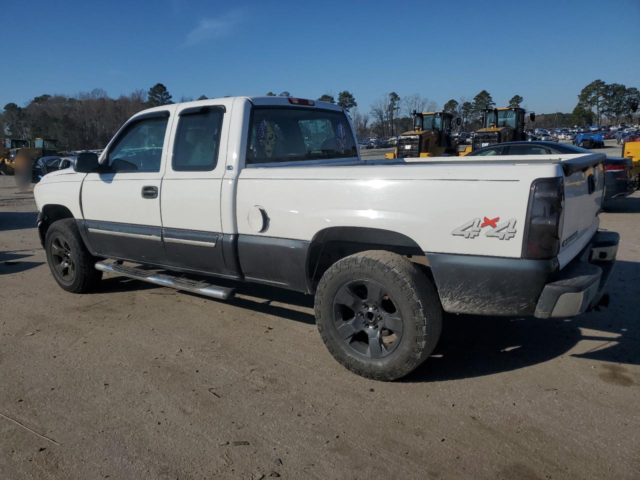 2004 Chevrolet Silverado - Image 2