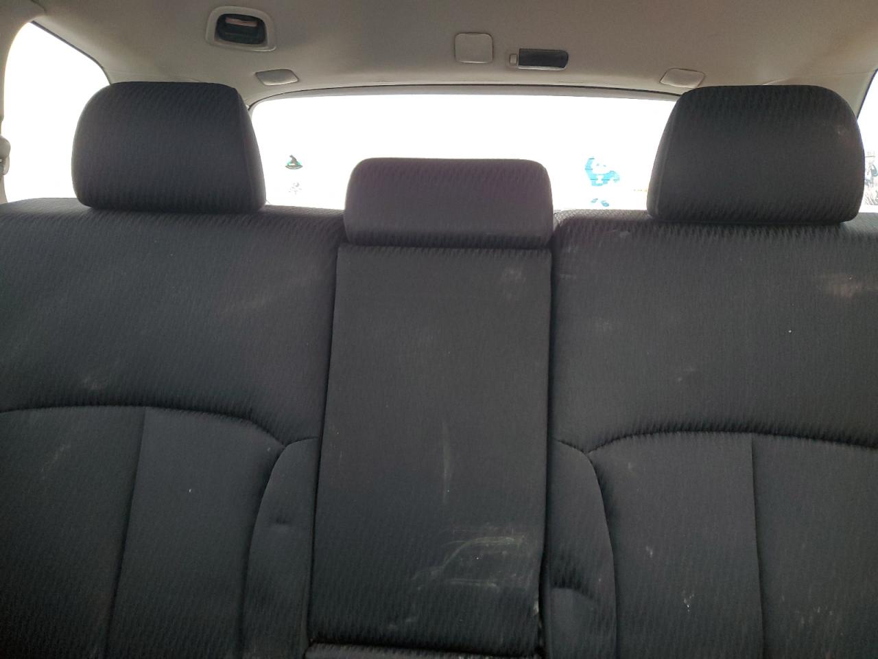 2010 Subaru Outback - Image 10