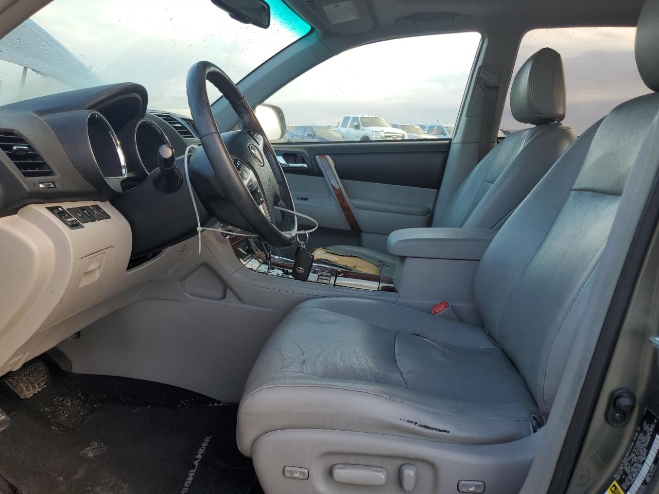 2012 Toyota Highlander - Image 7