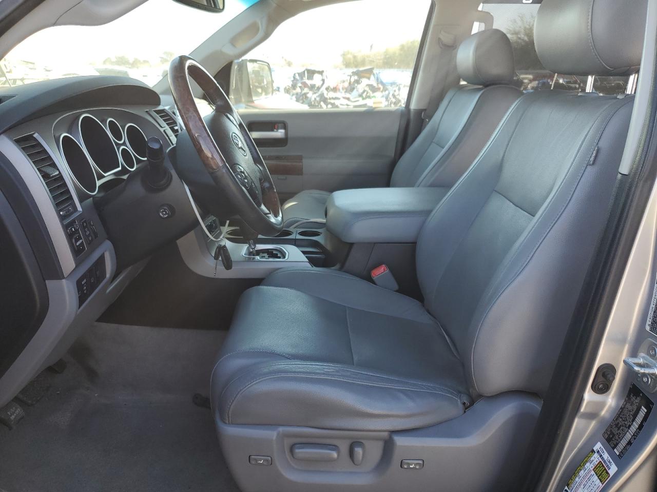 2010 Toyota Sequoia - Image 7