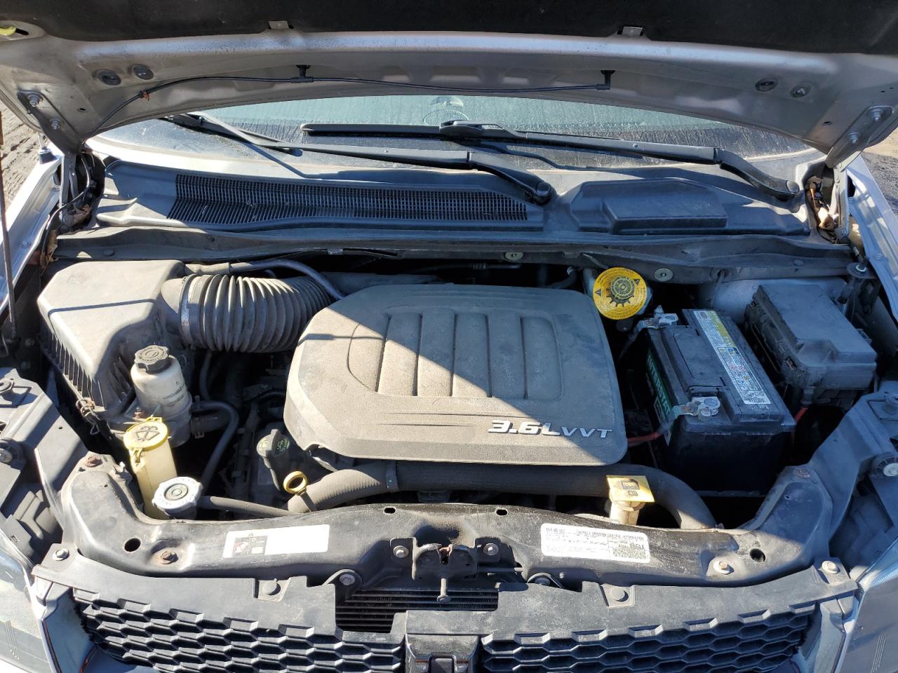 2017 Dodge Caravan - Image 12