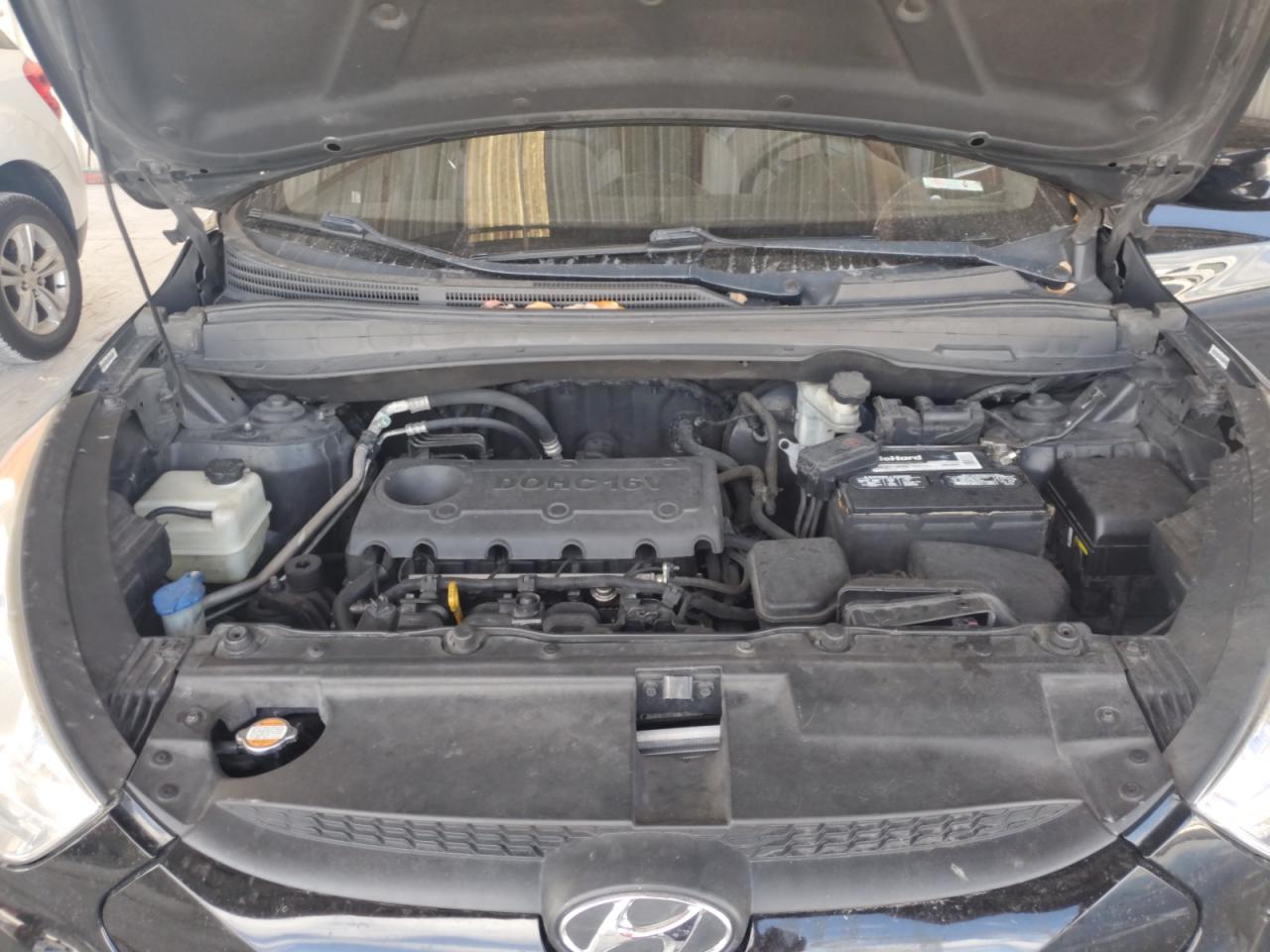2011 Hyundai Tucson - Image 12