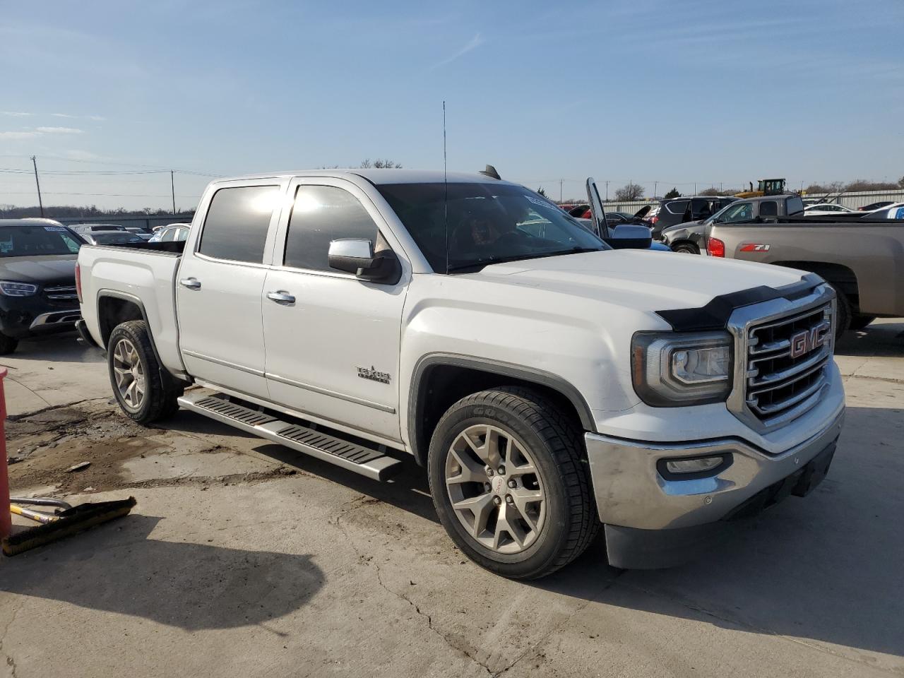 2018 GMC Sierra - Image 4