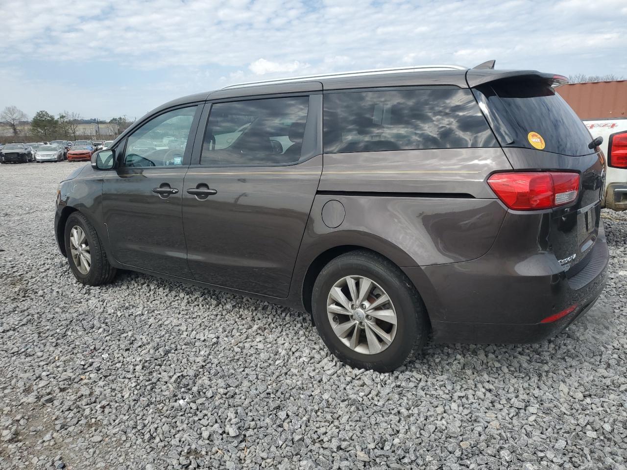 2016 Kia Sedona - Image 2