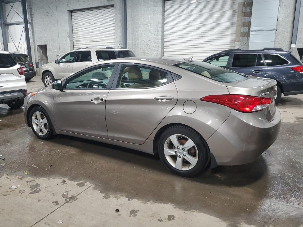 2013 Hyundai Elantra - Image 2
