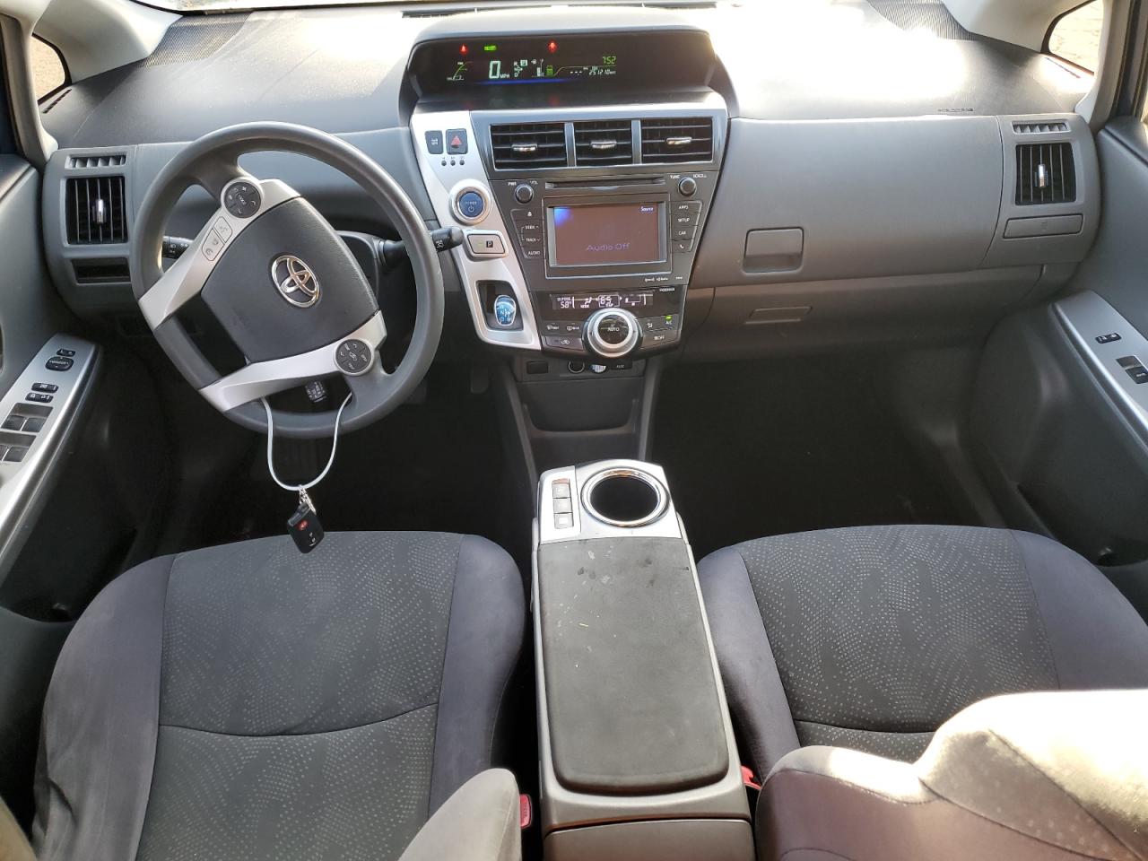 2012 Toyota Prius - Image 8