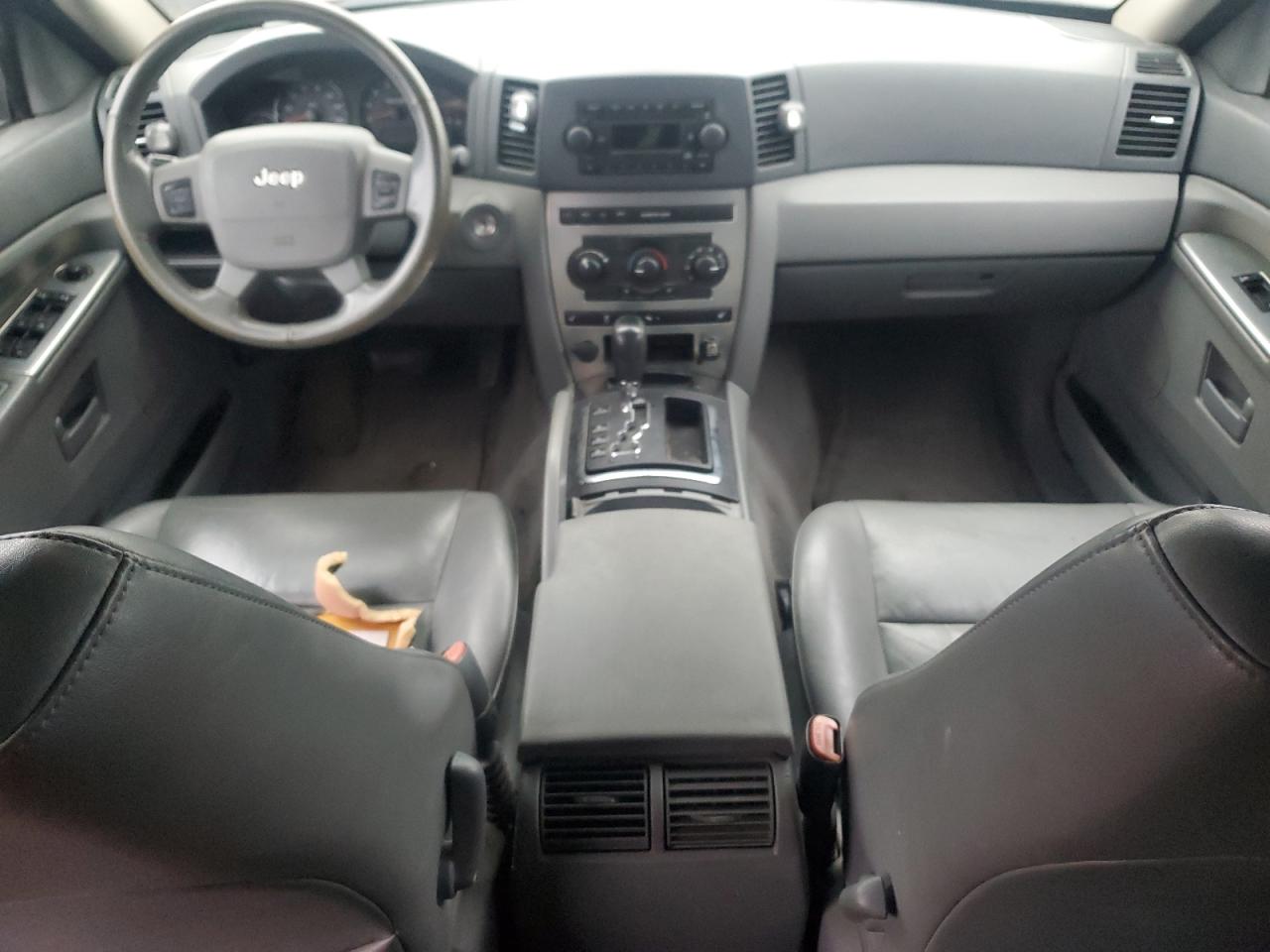 2006 Jeep Grand Cherokee - Image 8