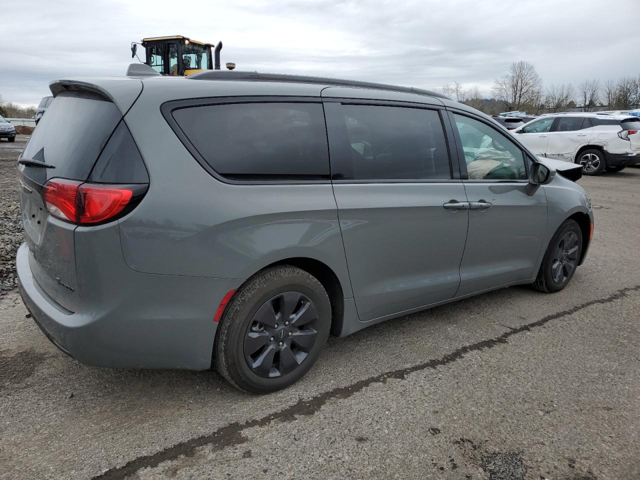 2020 Chrysler Pacifica - Image 3