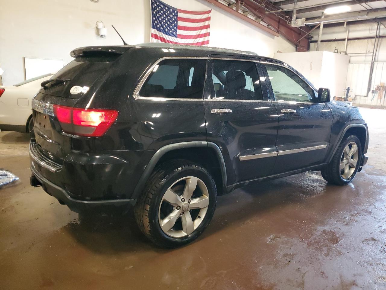 2011 Jeep Grand Cherokee - Image 3
