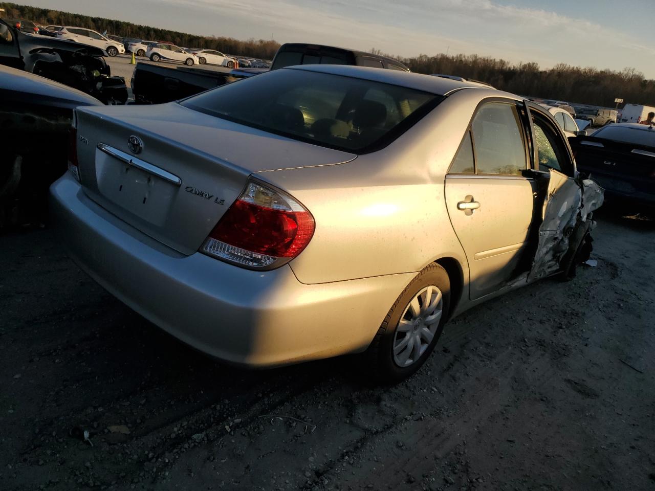 2005 Toyota Camry - Image 3