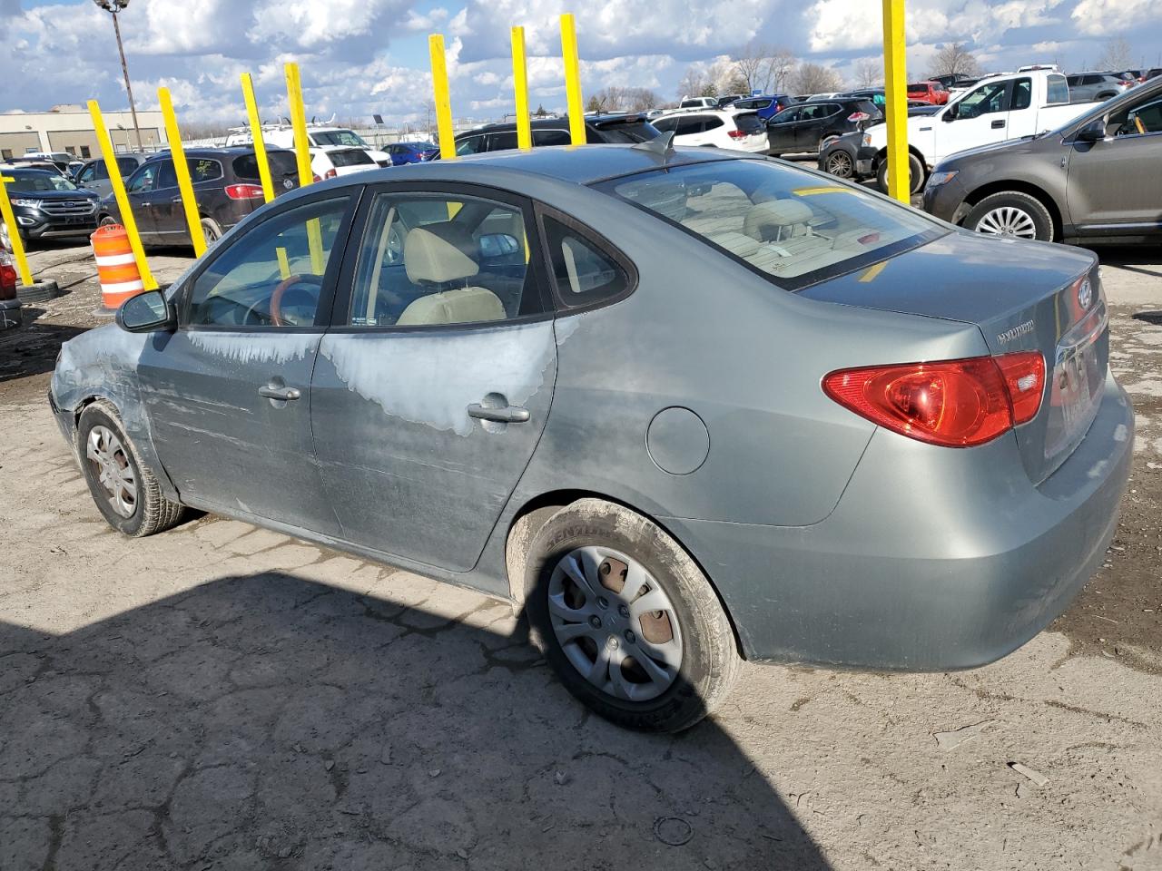 2010 Hyundai Elantra - Image 2