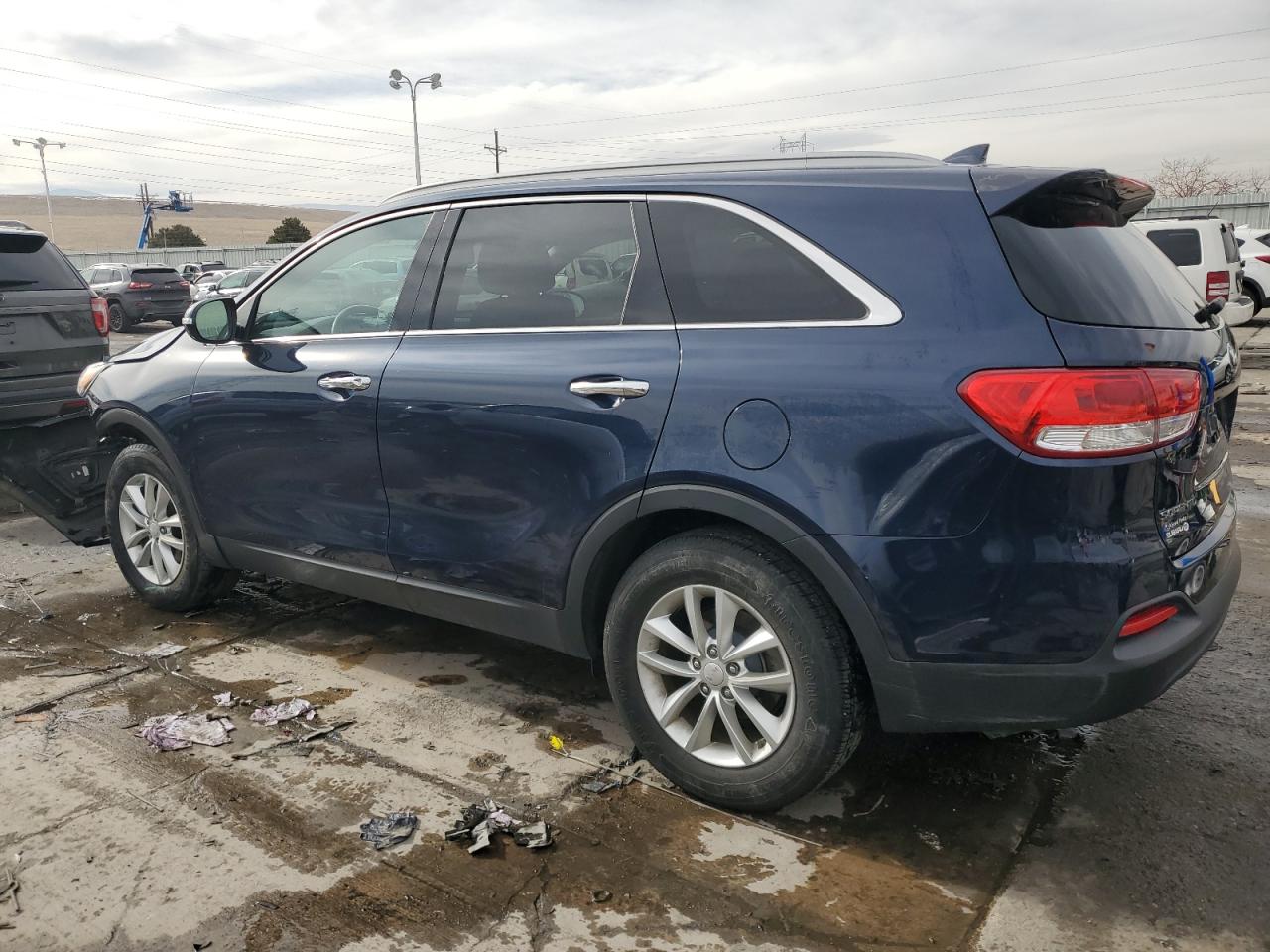 2016 Kia Sorento - Image 2