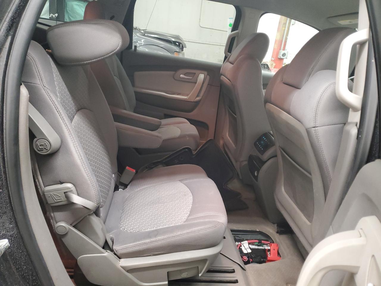2011 Chevrolet Traverse - Image 11