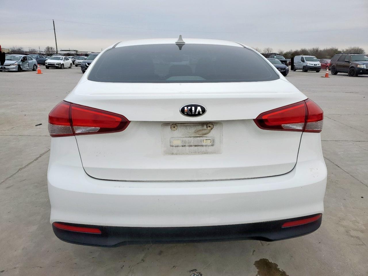 2017 Kia Forte - Image 6