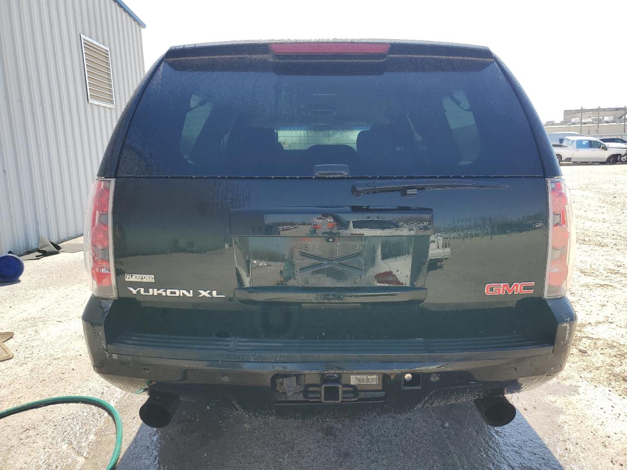 2010 GMC Yukon - Image 6