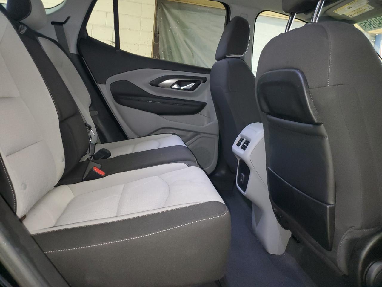 2022 GMC Terrain - Image 11